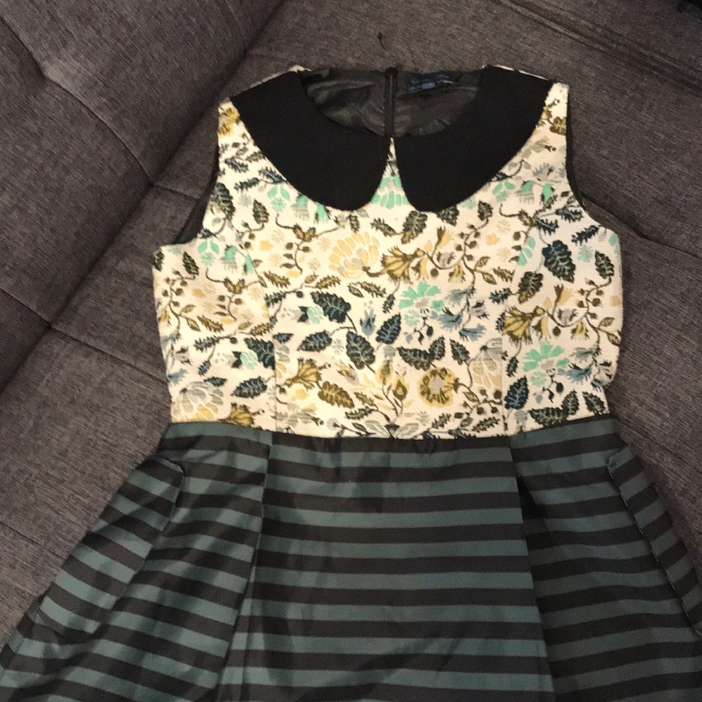 Beautiful holiday dress!